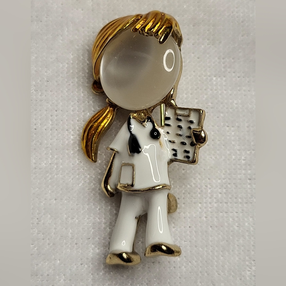 NEW Doctor, Nurse, Anaesthetist, HealthCare Worker Enamel Brooch / Pin
